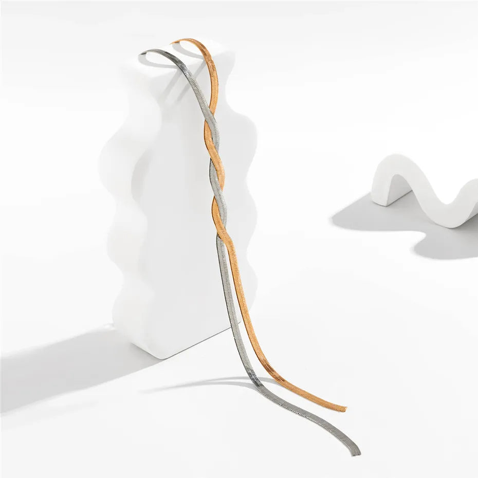 Elegant Lång Halsband med Justerbar Ormdesign