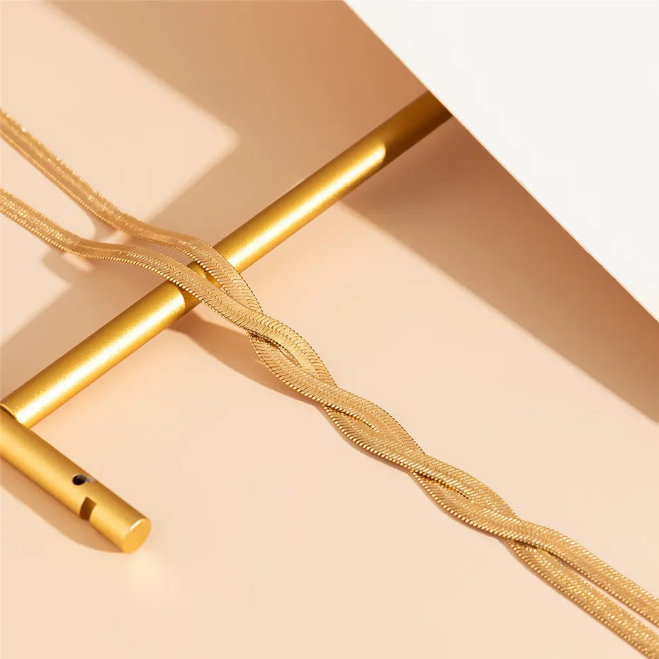 Elegant Lång Halsband med Justerbar Ormdesign