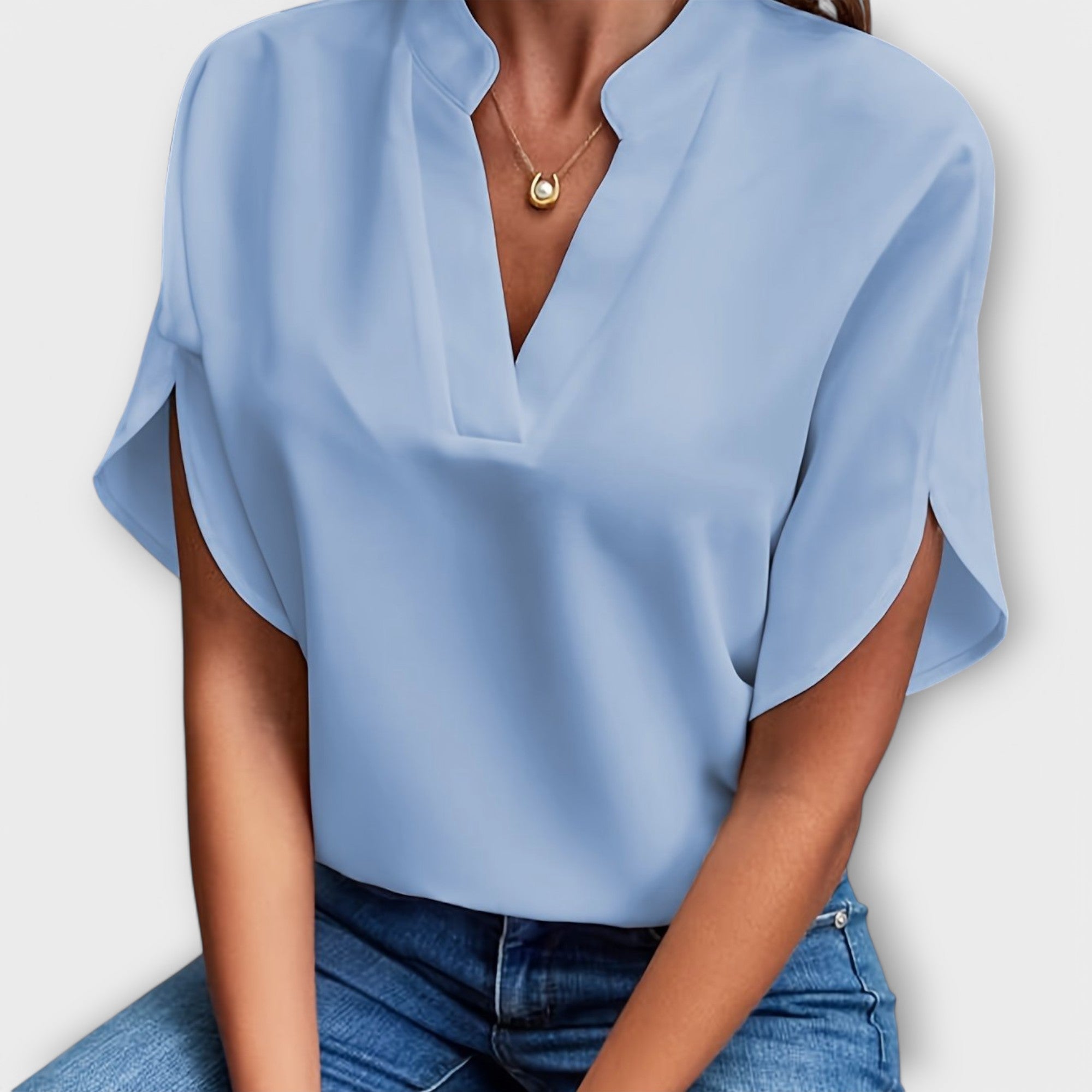 Vivi - Elegant, Lättvikts Blus för Kvinna