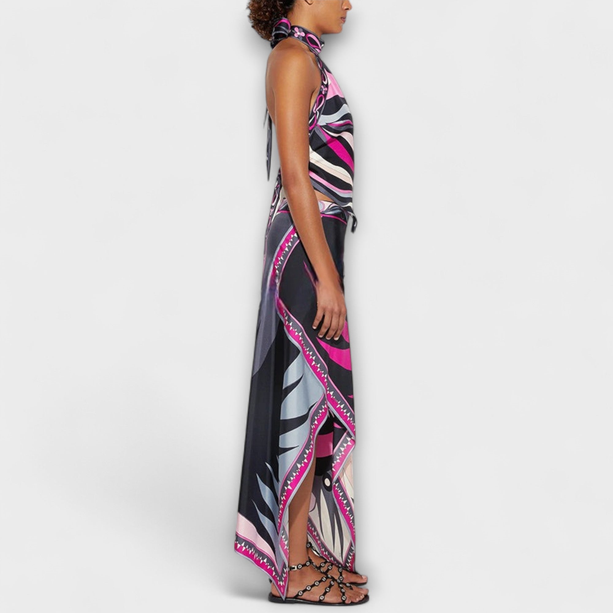 Everly - Set med Halterneck Top och Asymmetrisk Midi Kjol