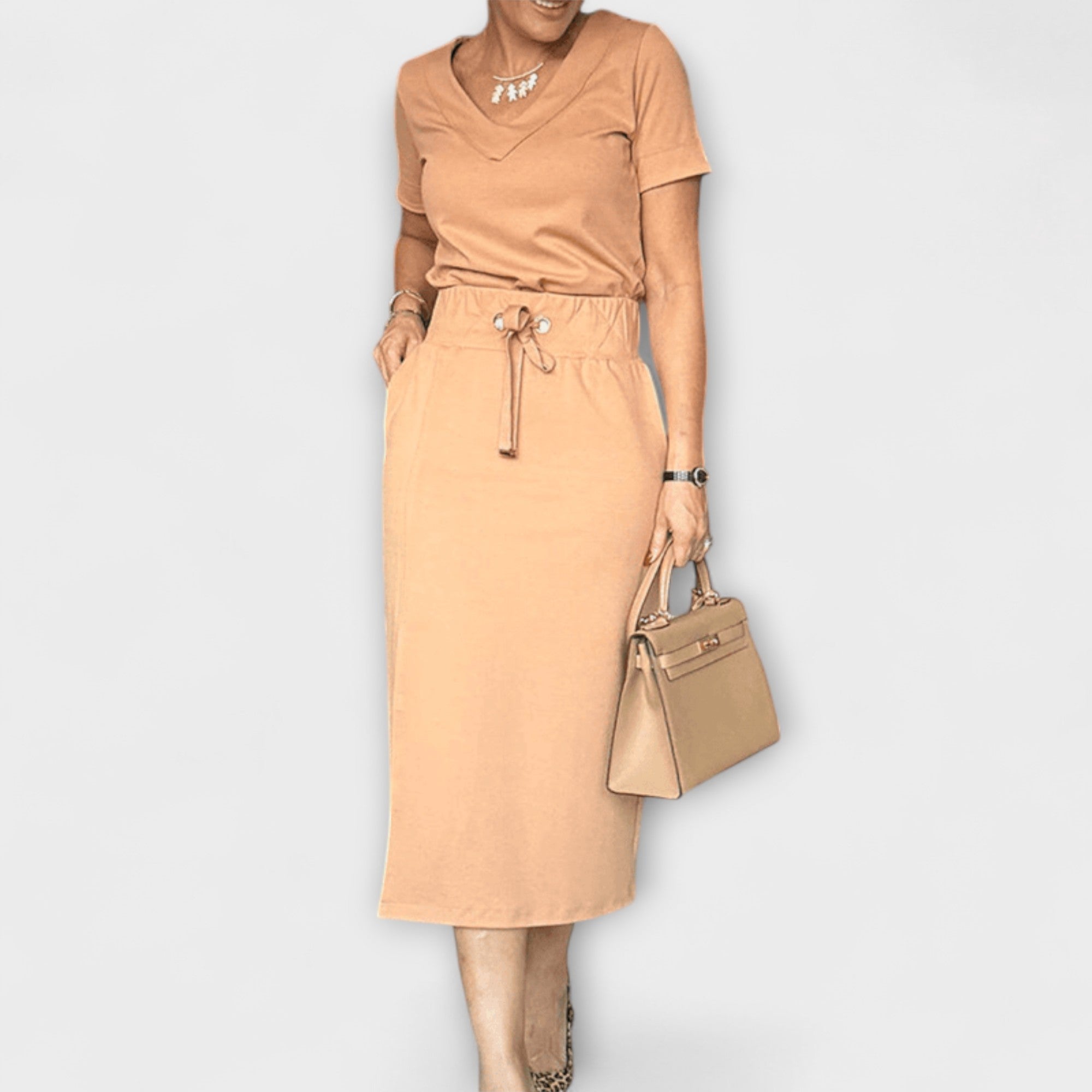 Danielle - Elegant V-ringad topp med kjol