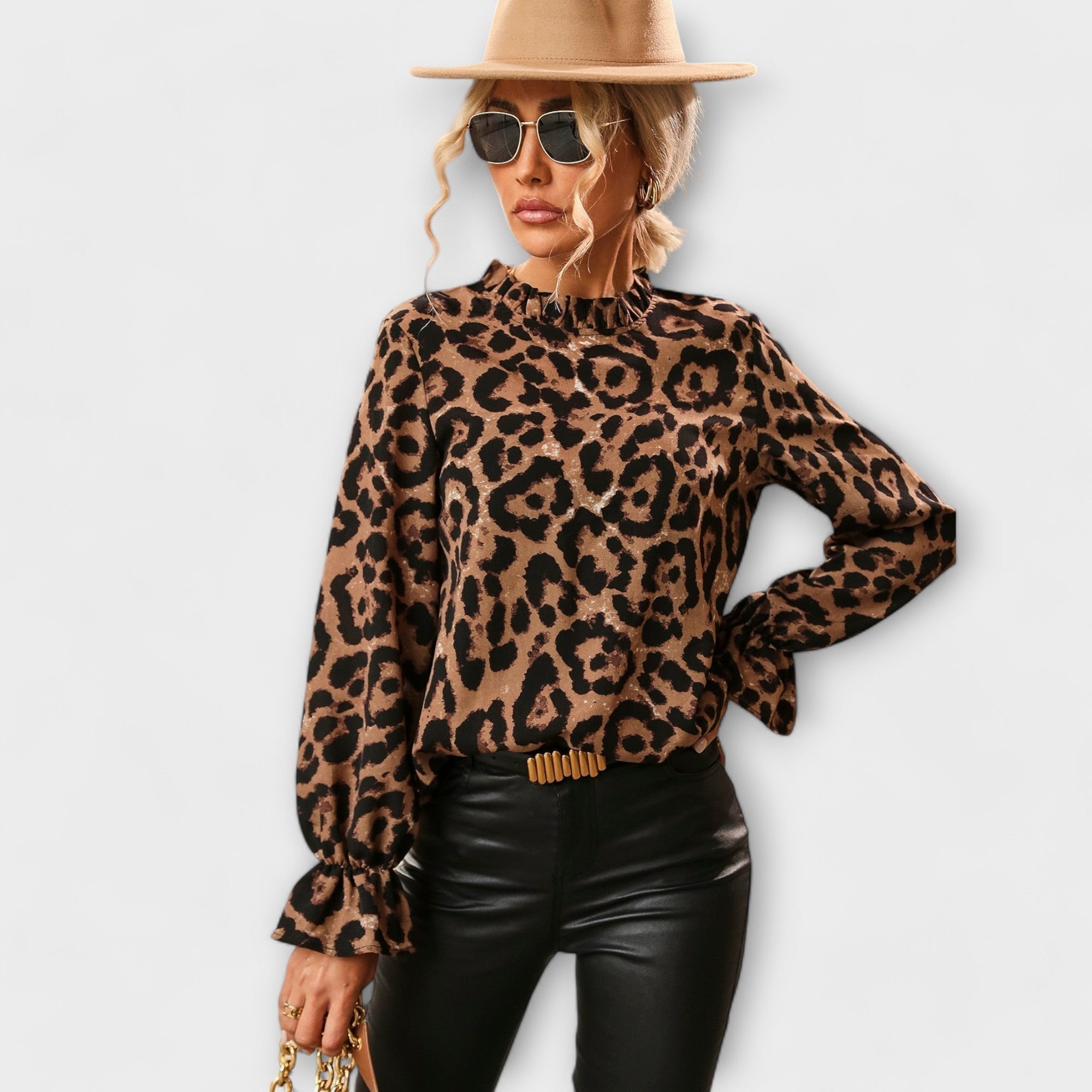 Kayla - Leopardblus med Plisserad Krage