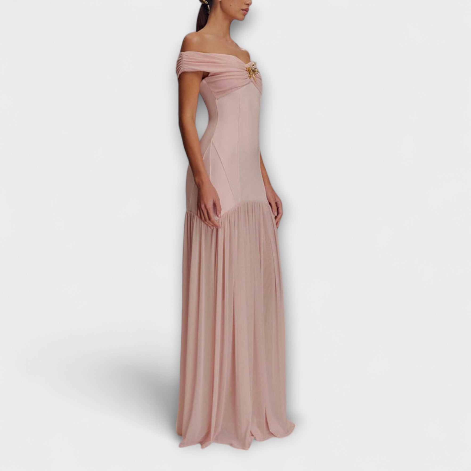 Maelie - Stilig Off-Shoulder Bodycon Maxi Klänning med Blomsterdekorationer