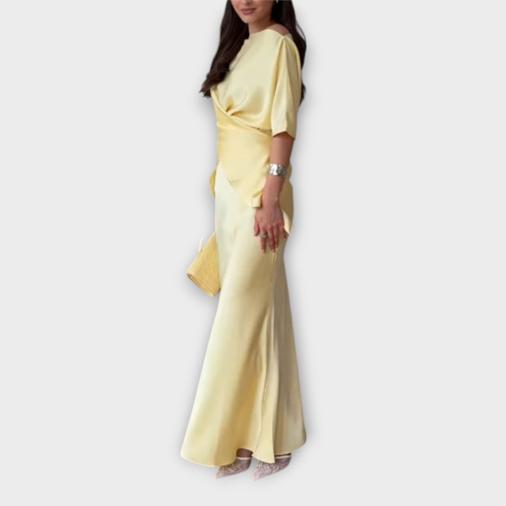 Finja - Off-Shoulder Topp med Knytframsida och Kjolensemble