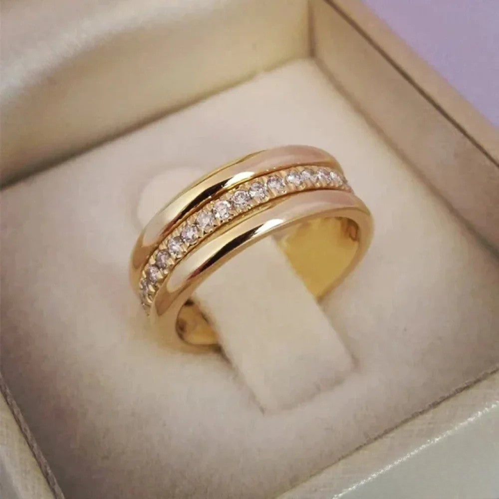 Elegant Dubbelring med Zirkonia Inlägg