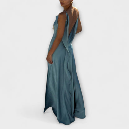 Hallie - Chic Satin Maxi Klänning med Hög Slits