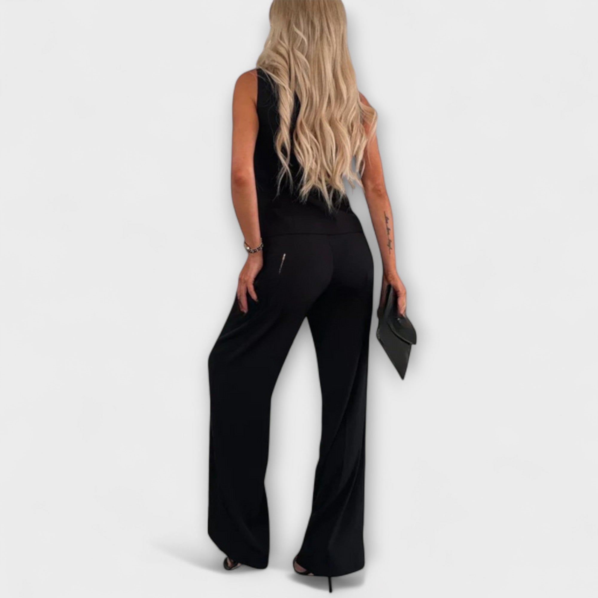 Wilhelmina - Stilig ärmlös topp och byxor ensemble