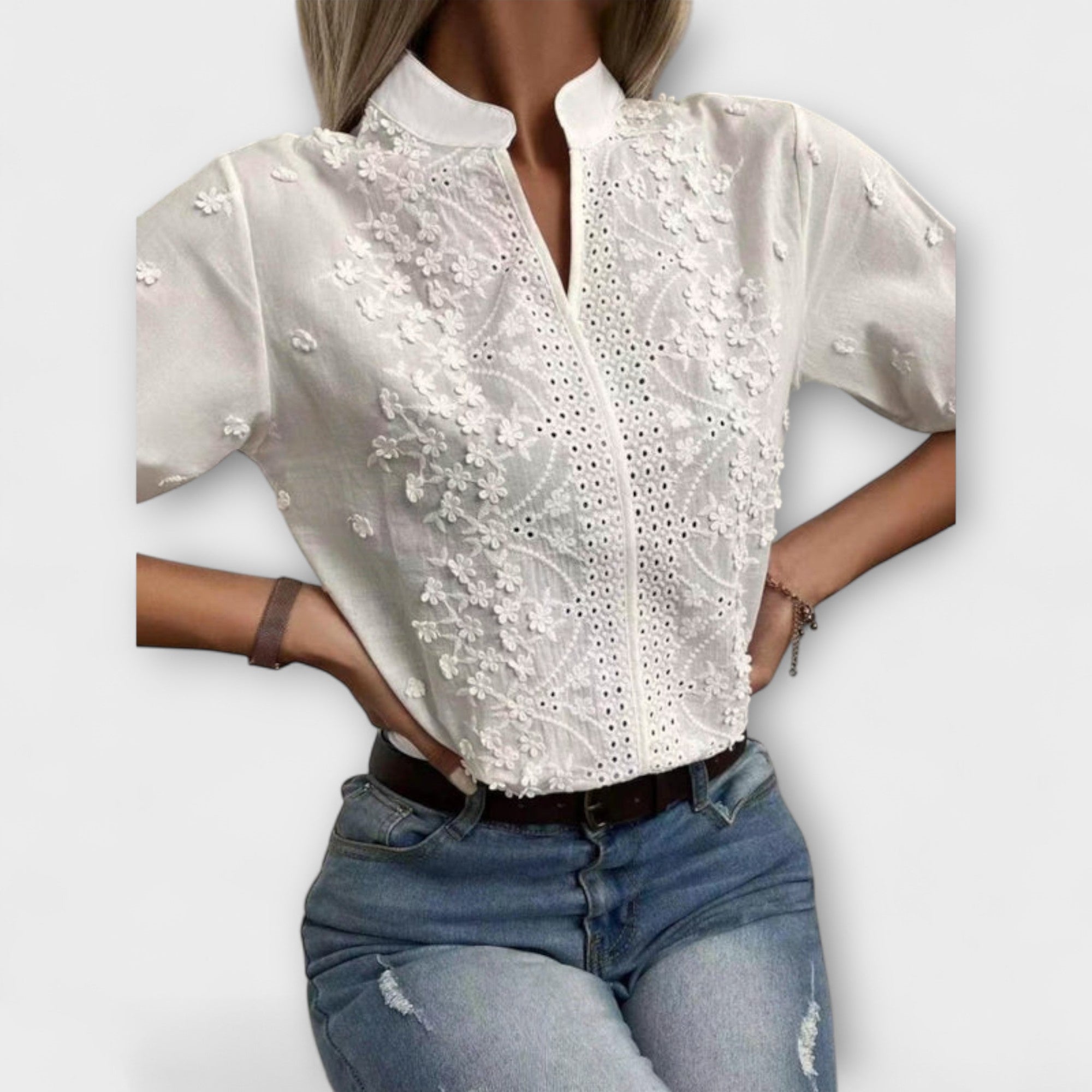 Élise - Mila Blus med Utsökt Broderi