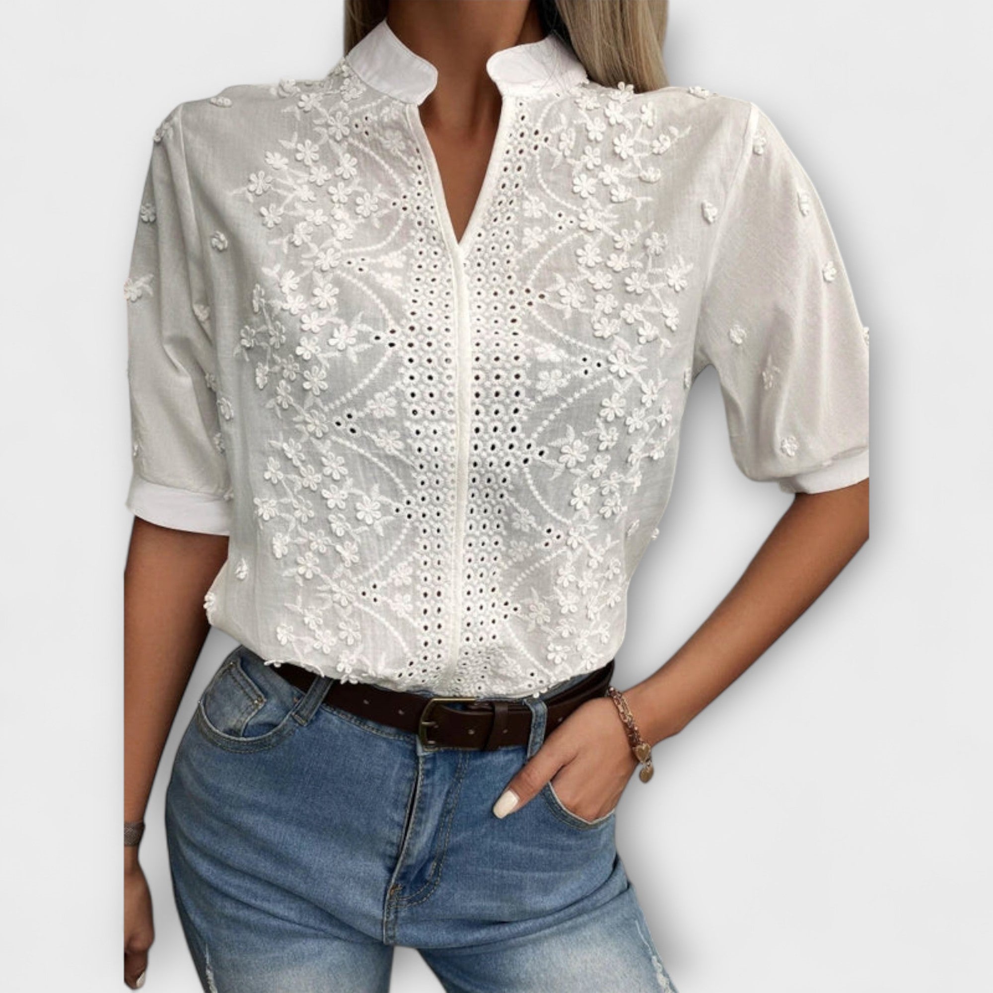 Élise - Mila Blus med Utsökt Broderi