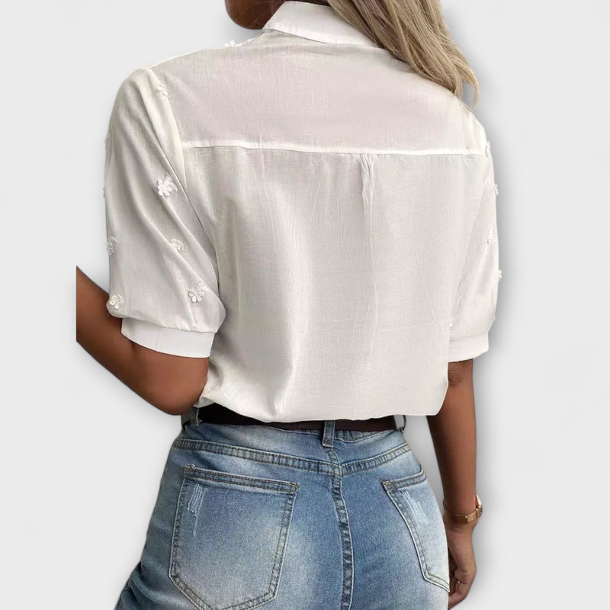 Élise - Mila Blus med Utsökt Broderi