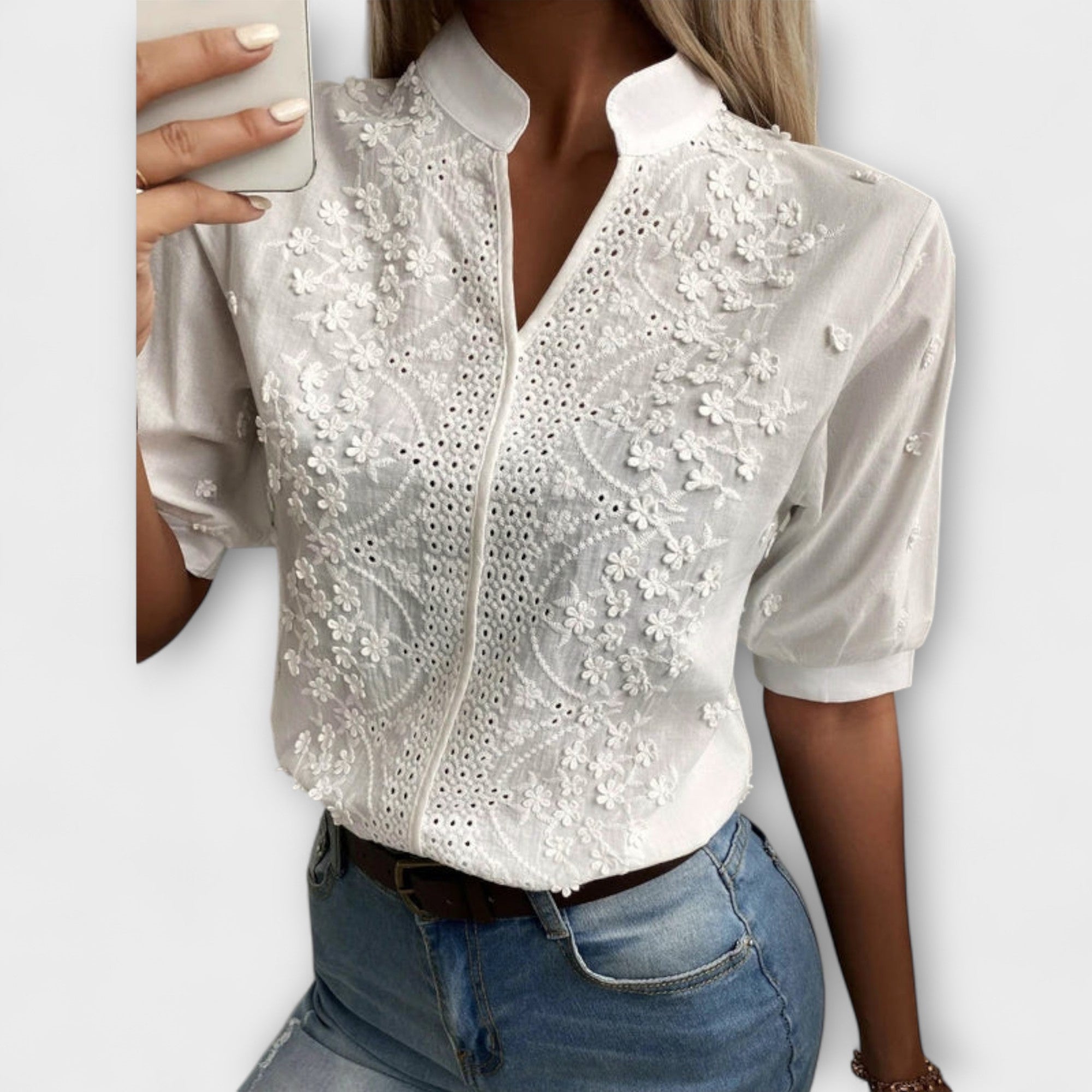 Élise - Mila Blus med Utsökt Broderi