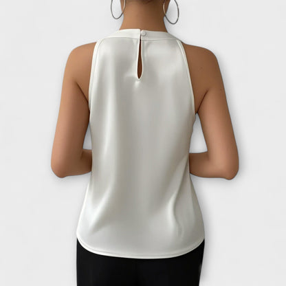 Skye - Chic Satinblus med Off-Shoulder Design