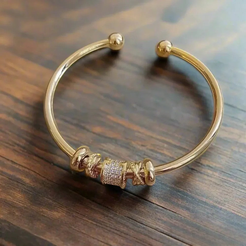 Justerbart Armband med Gyldene Berlocker