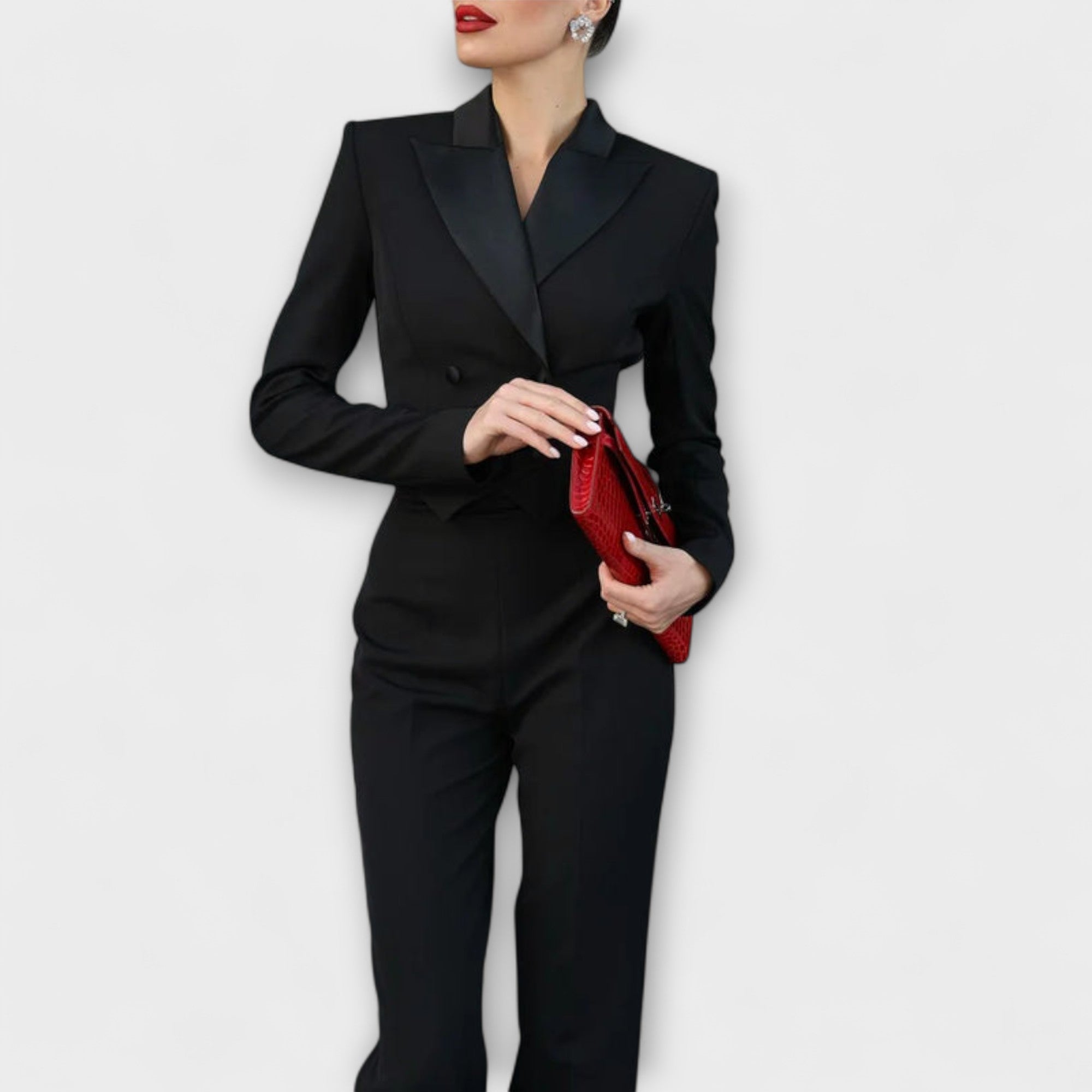 Noa - Svart pärlprydd rygglös kort blazer set