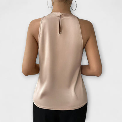 Skye - Chic Satinblus med Off-Shoulder Design