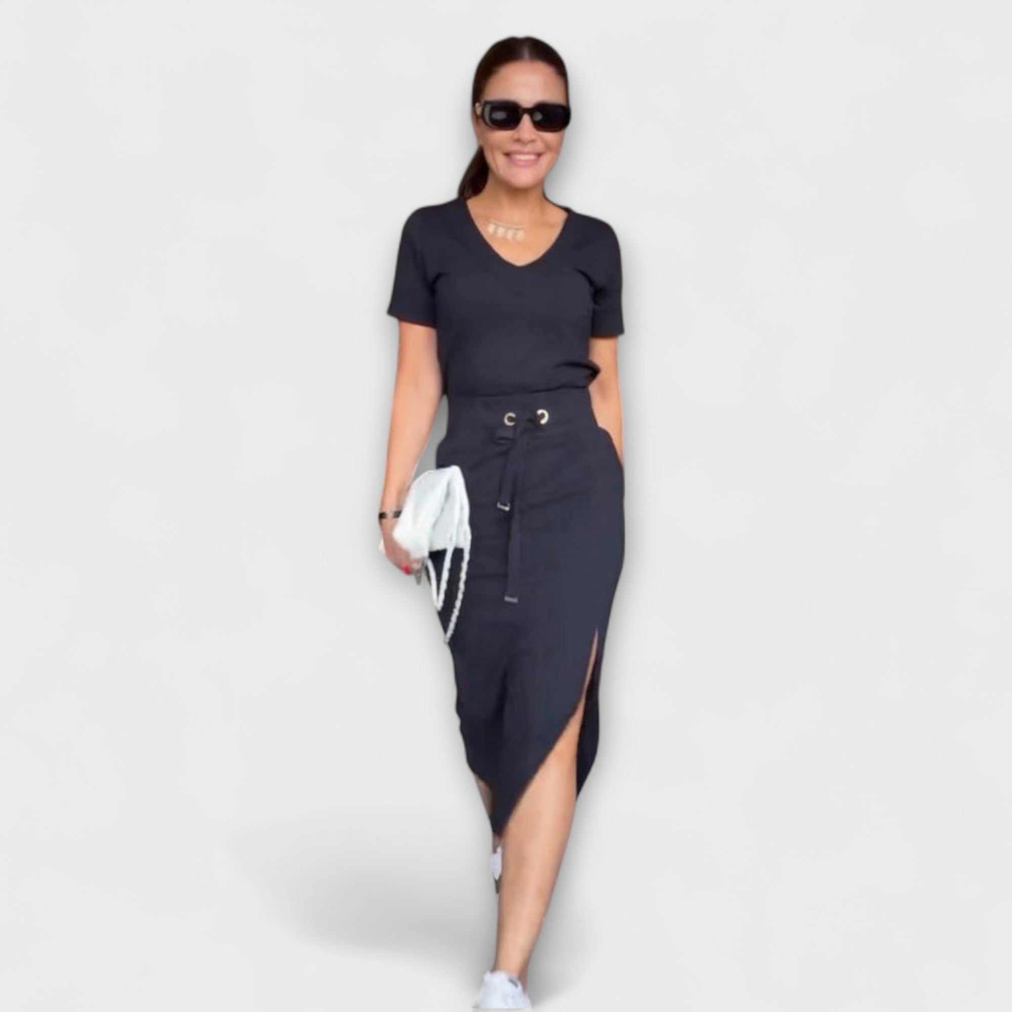 Danielle - Elegant V-ringad topp med kjol