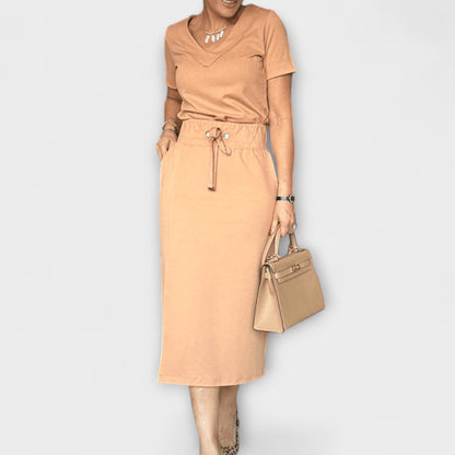 Danielle - Elegant V-ringad topp med kjol