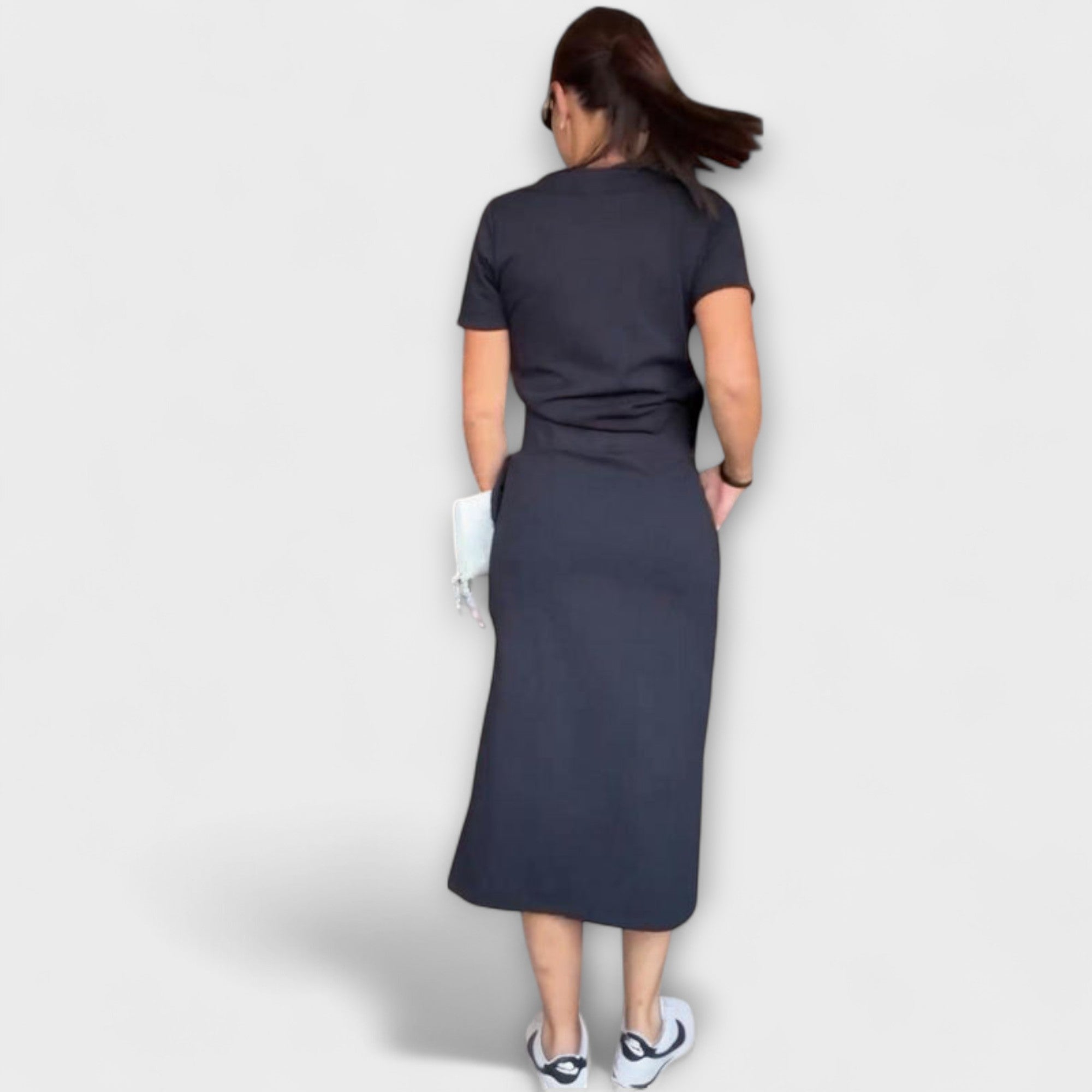 Danielle - Elegant V-ringad topp med kjol